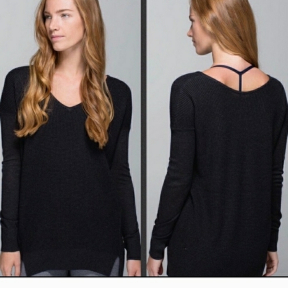 Lululemon the sweater life with thumbholes